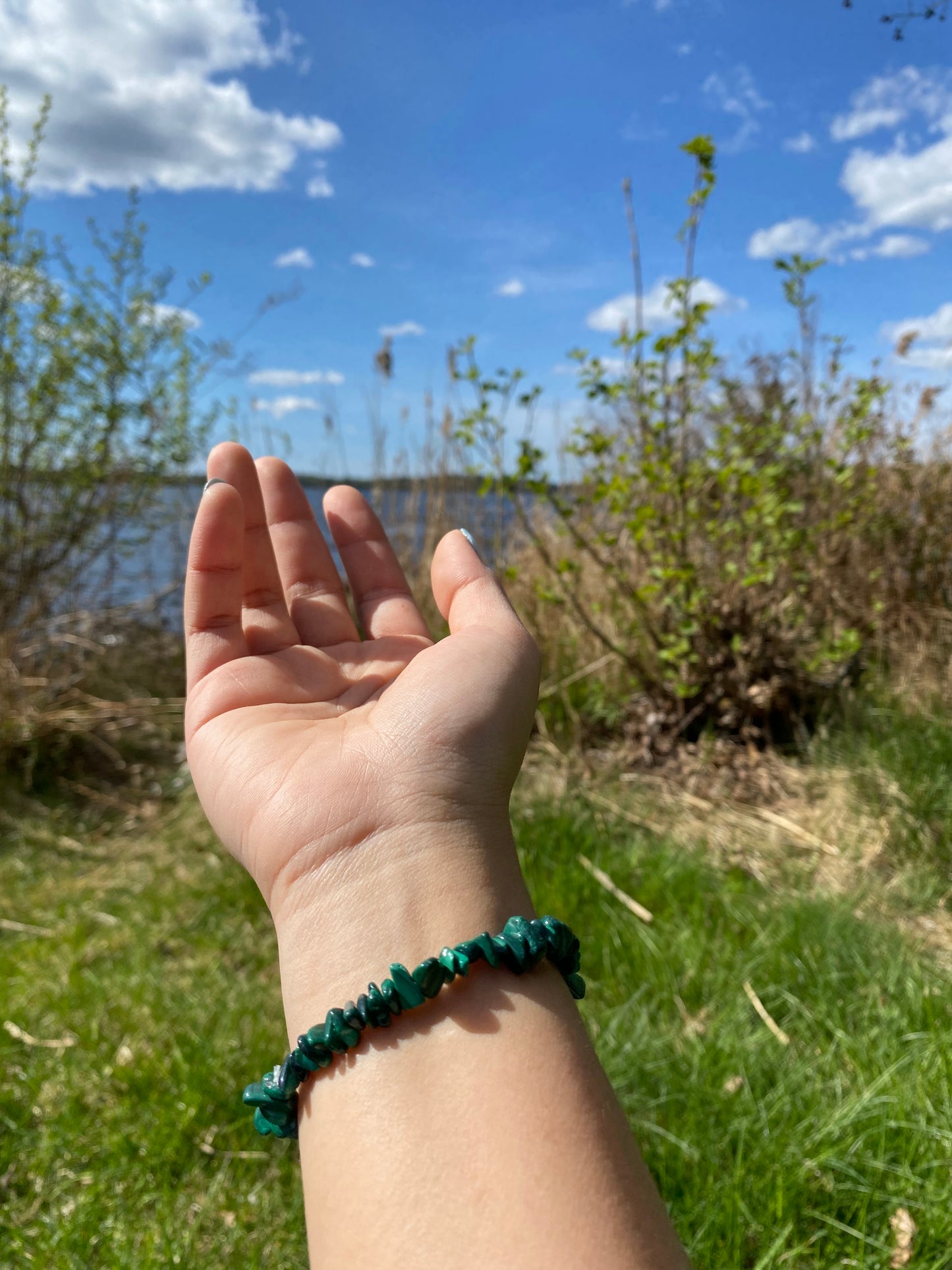 Naturlig malakit grus armband