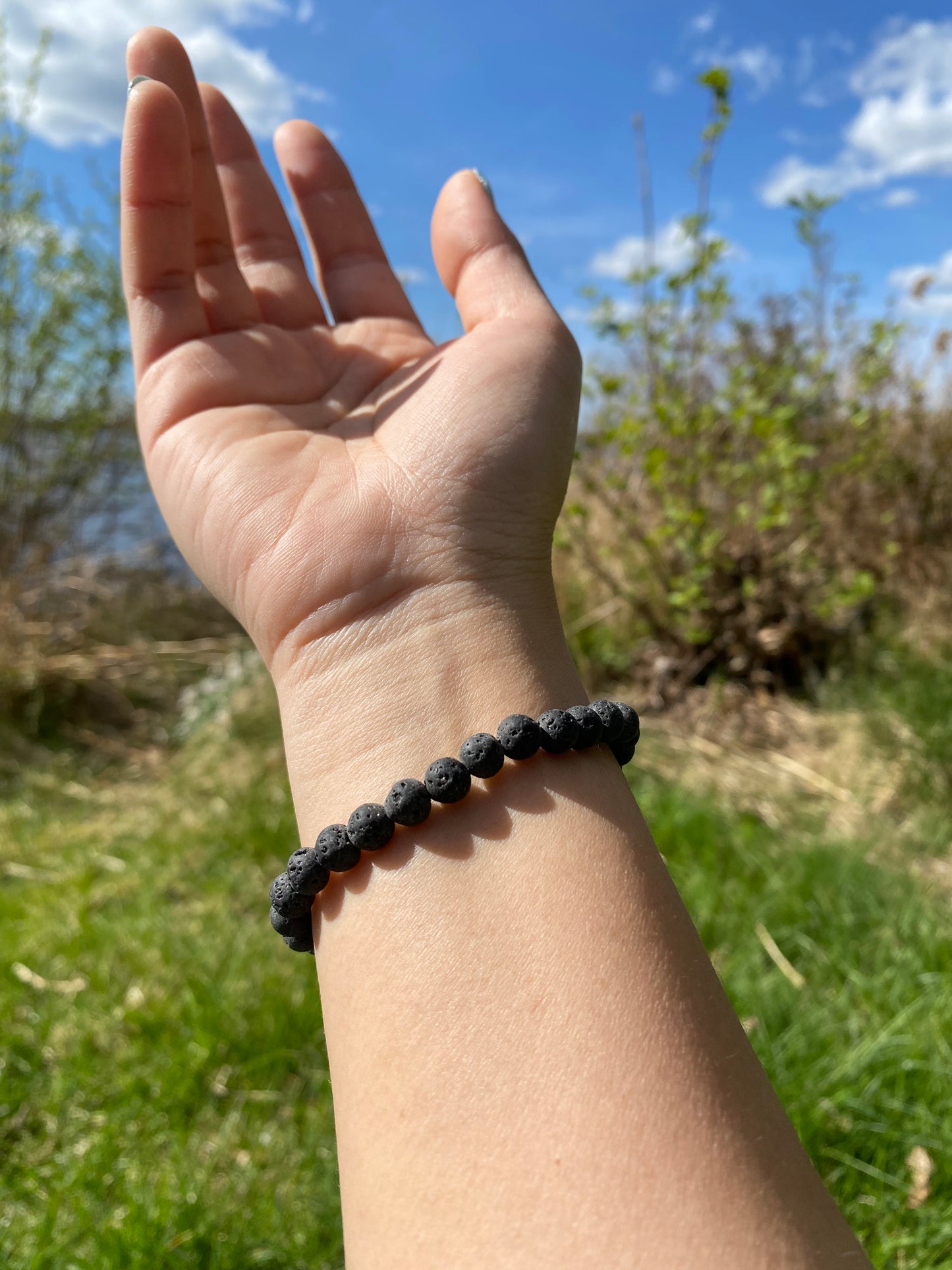 Naturlig lavasten armband