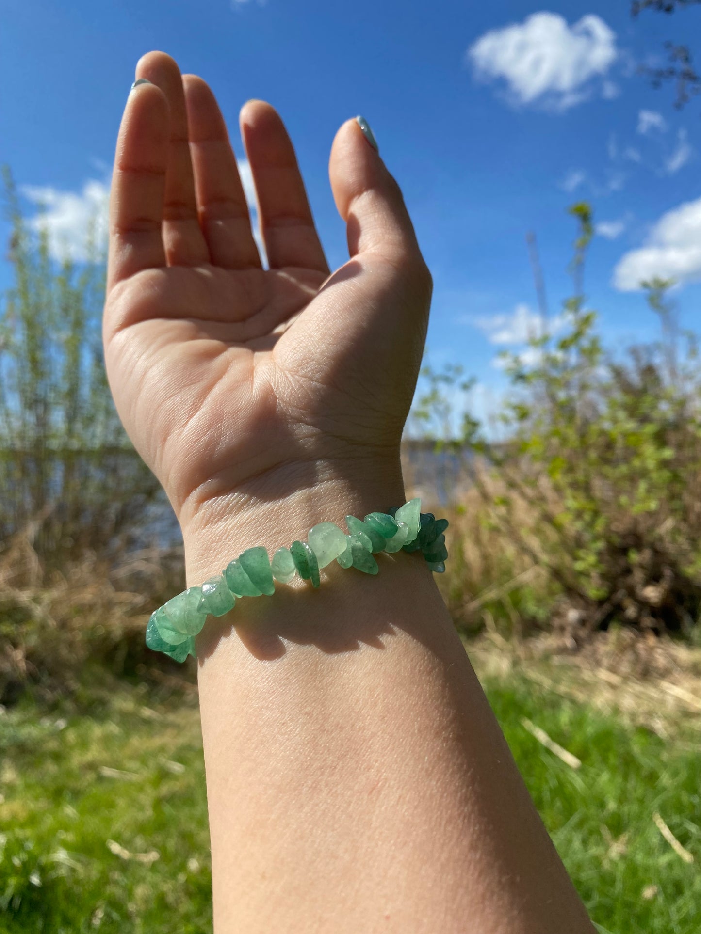 Naturligt grönt aventurin grus armband