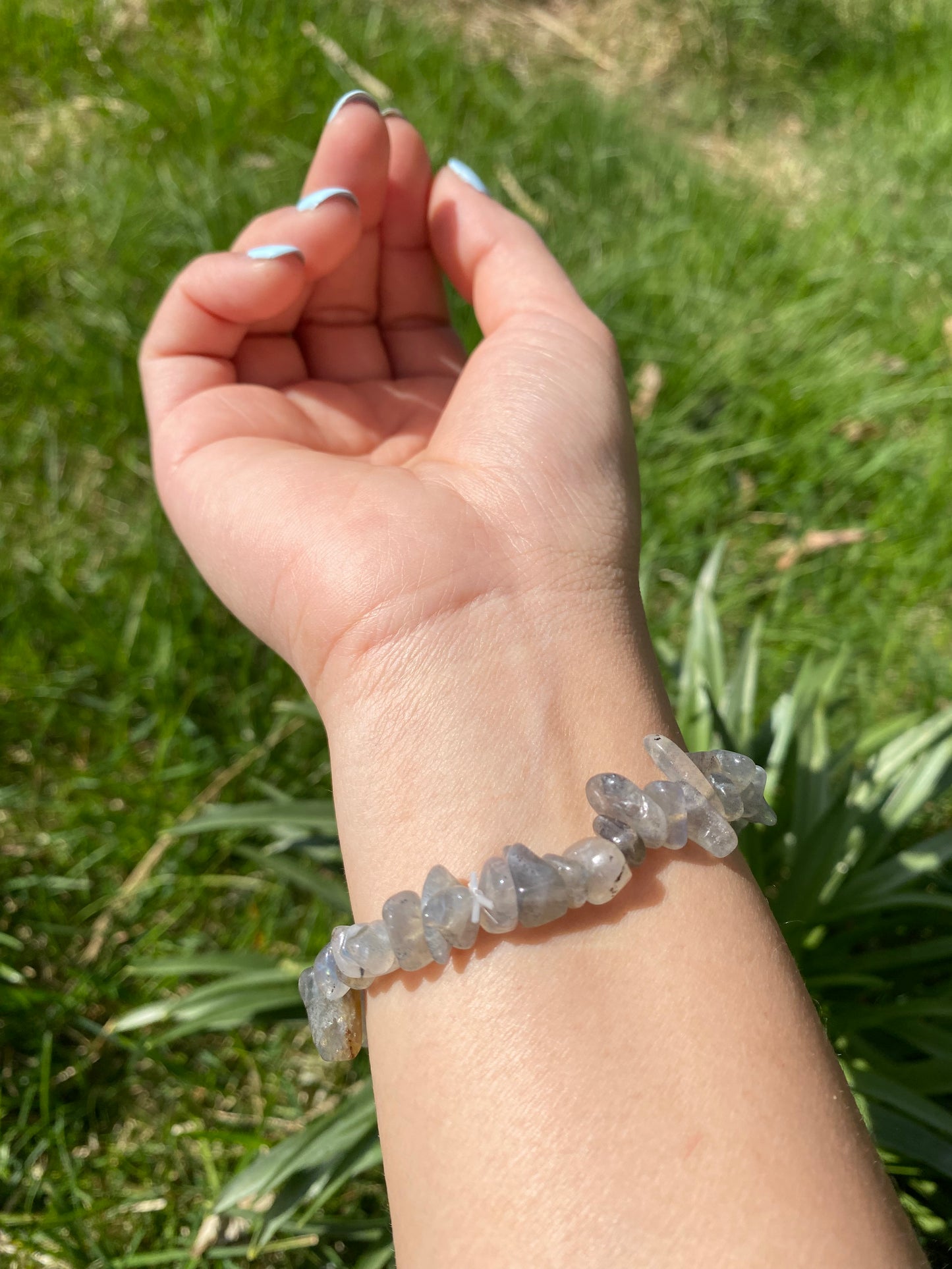 Naturlig Isgrå Labradorit Grus armband