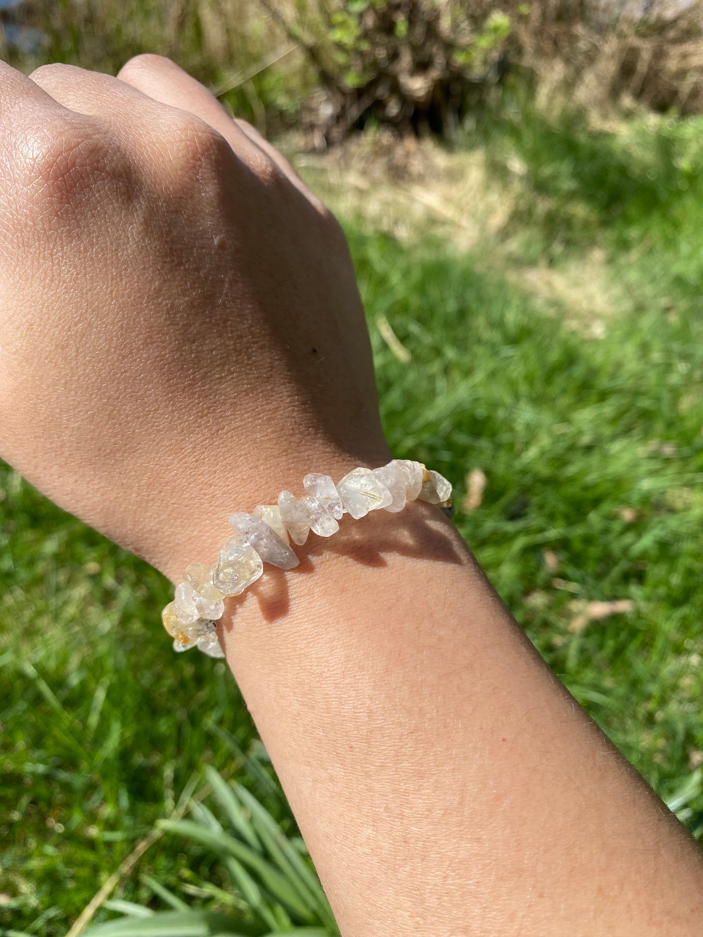 Naturligt guldrutilerat kvarts grus armband