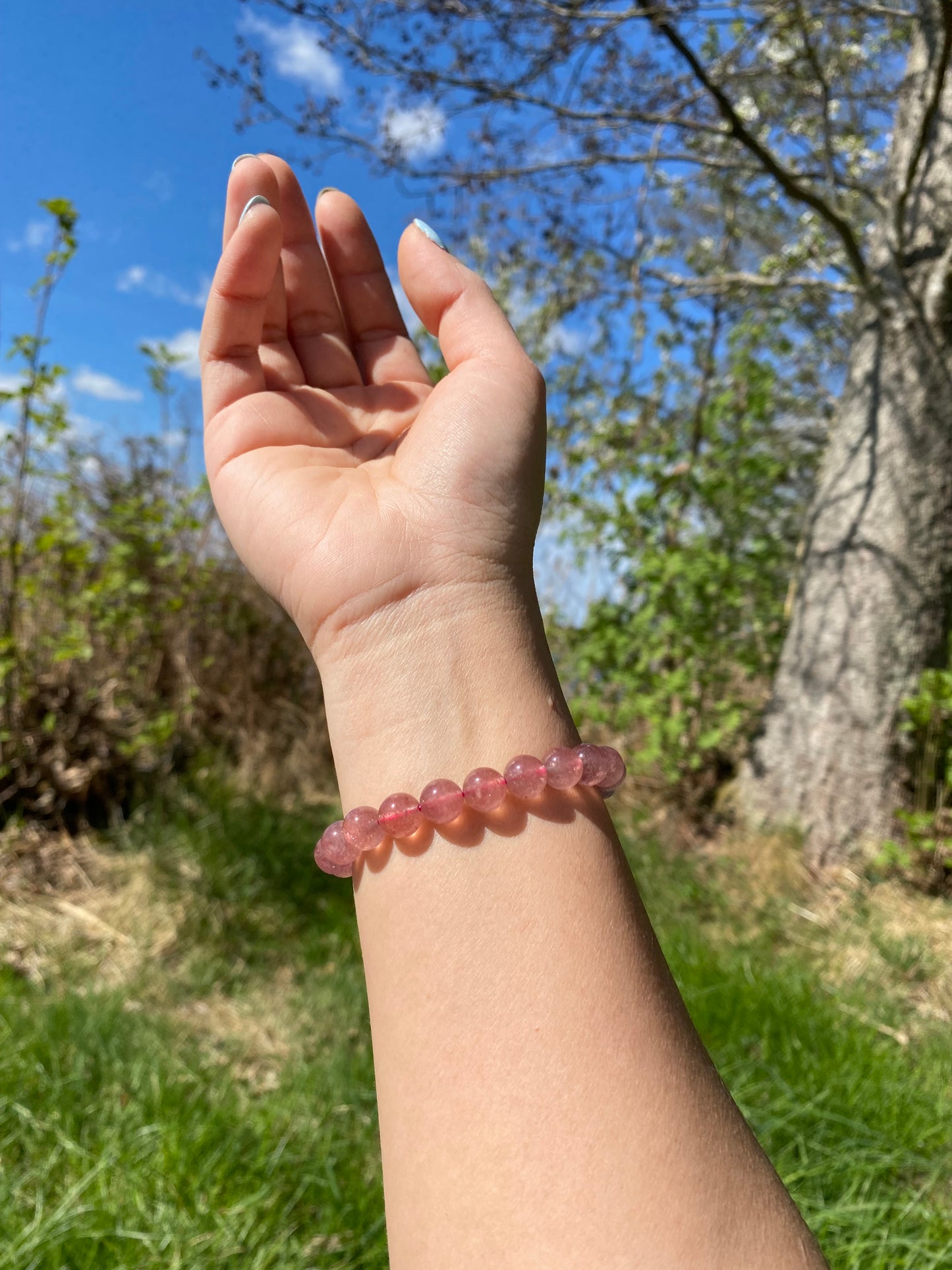 Naturligt brasilianskt jordgubbskvarts armband