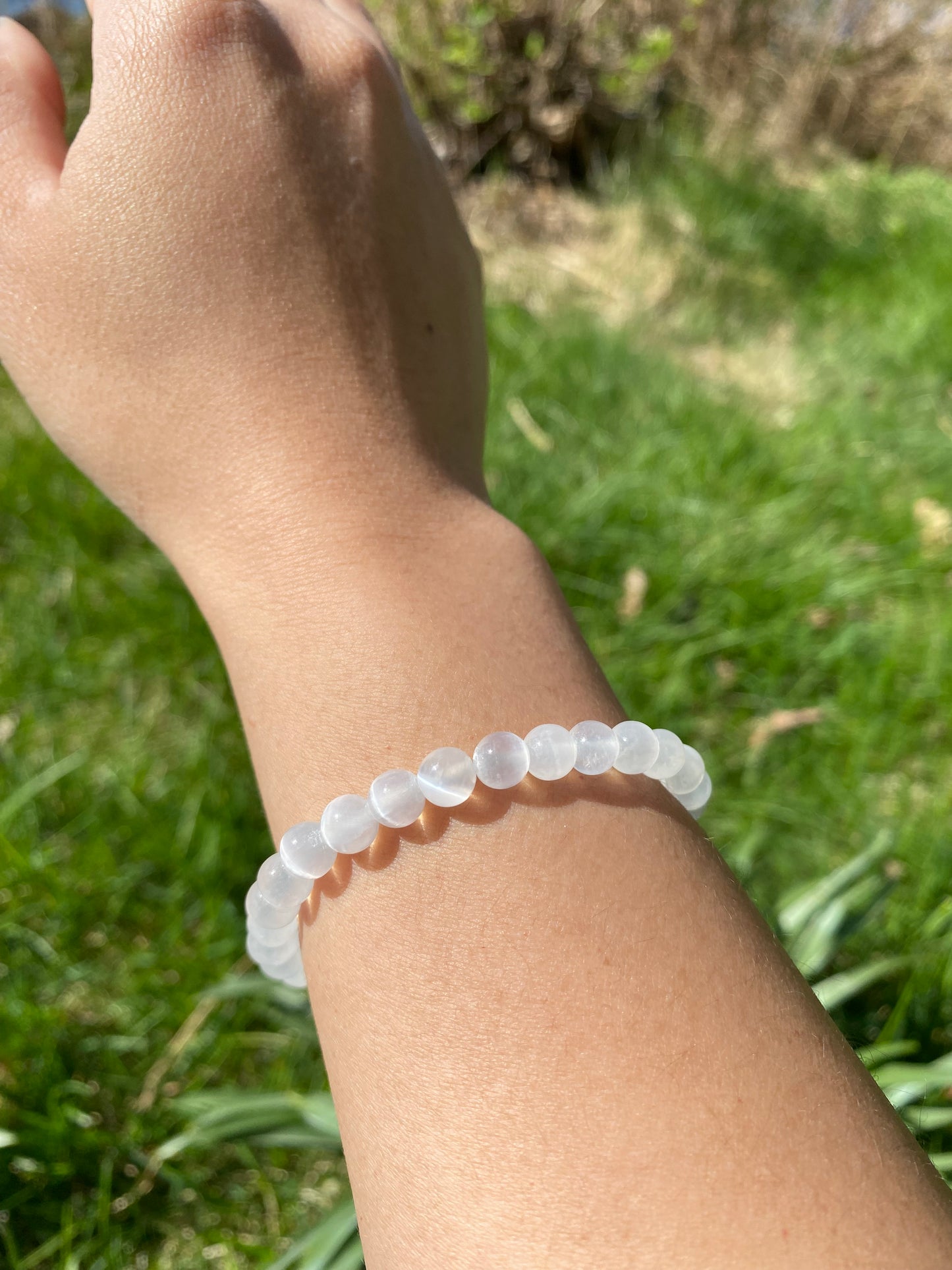 Naturlig selenitsten armband