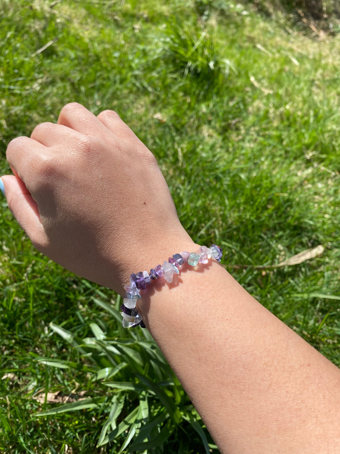 Naturligt flerfärgat fluorit grus armband