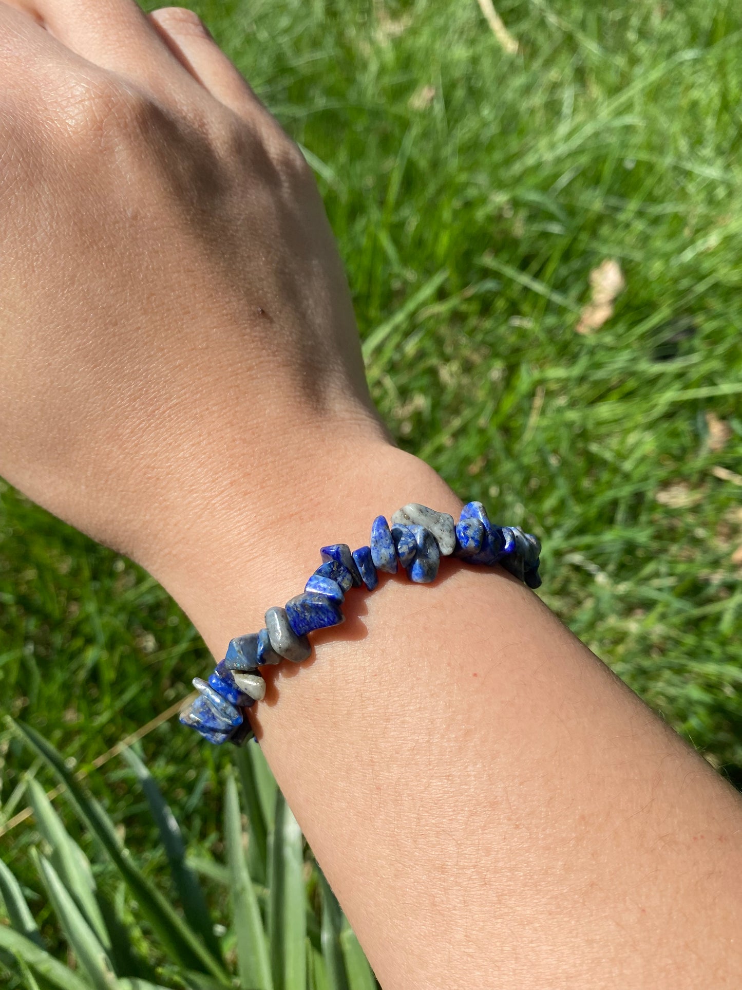 Naturligt lapis lazuli grus armband