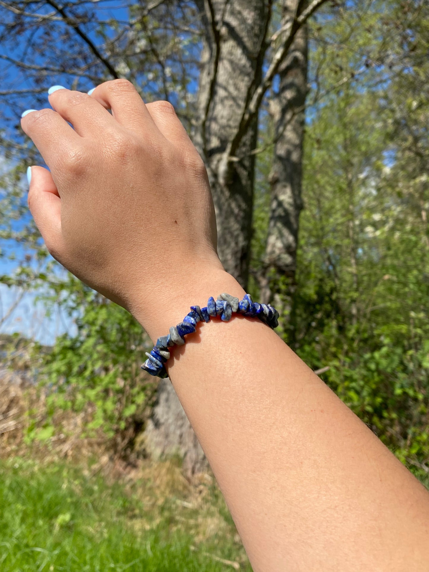Naturligt lapis lazuli grus armband