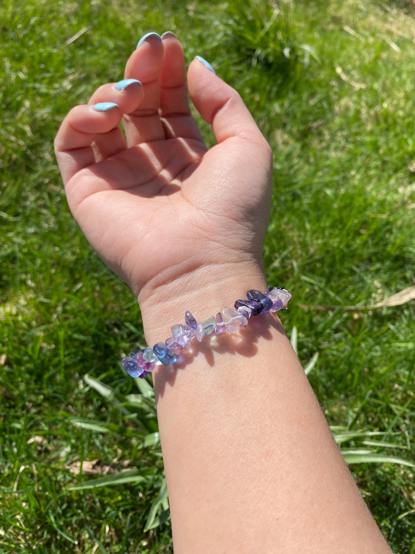 Naturligt flerfärgat fluorit grus armband