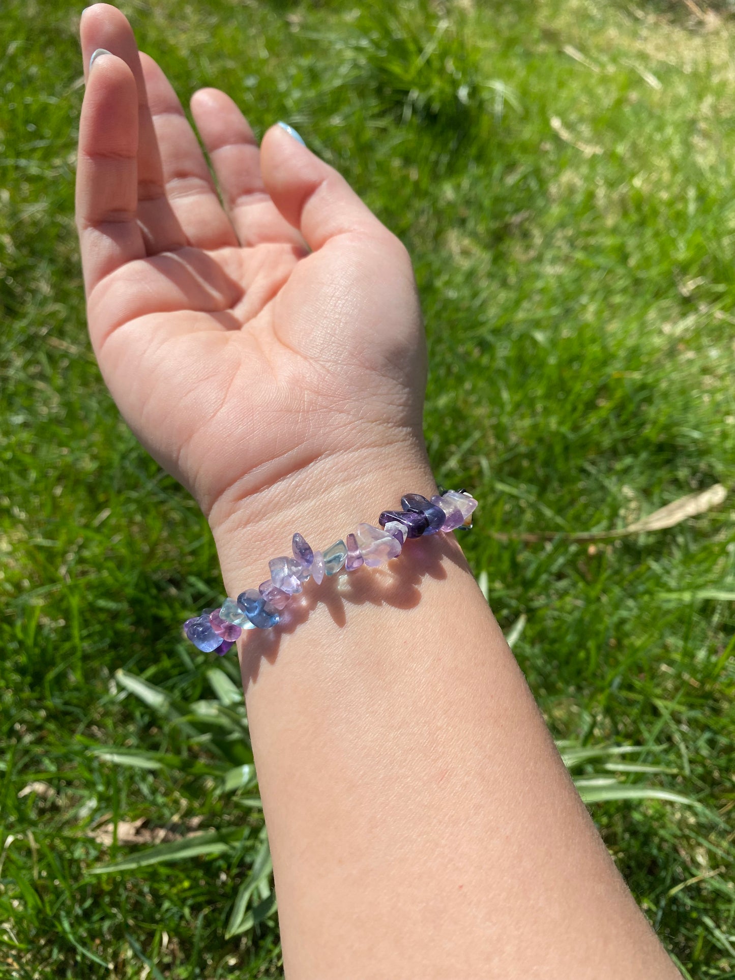 Naturligt flerfärgat fluorit grus armband