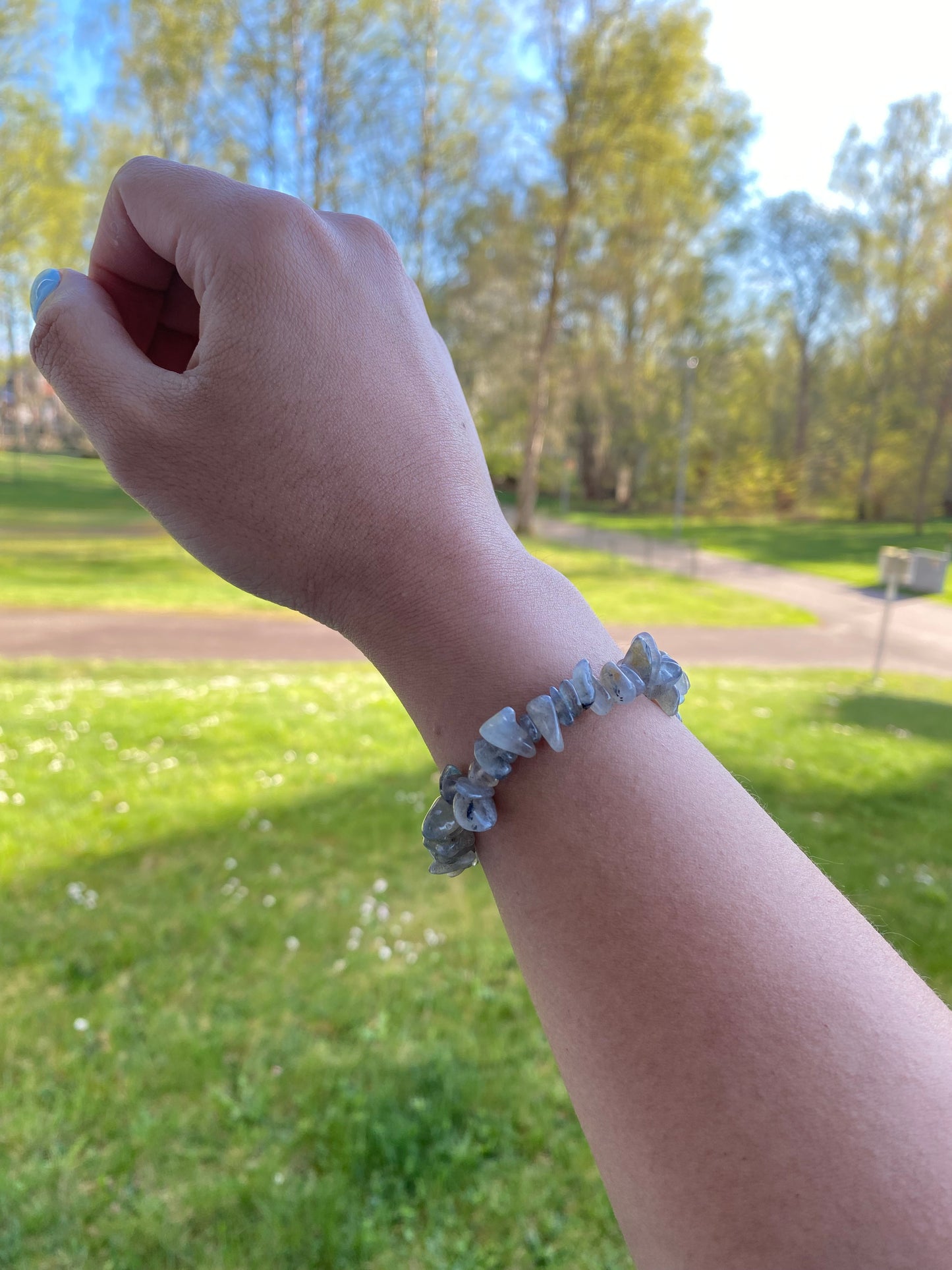 Naturlig Isgrå Labradorit Grus armband