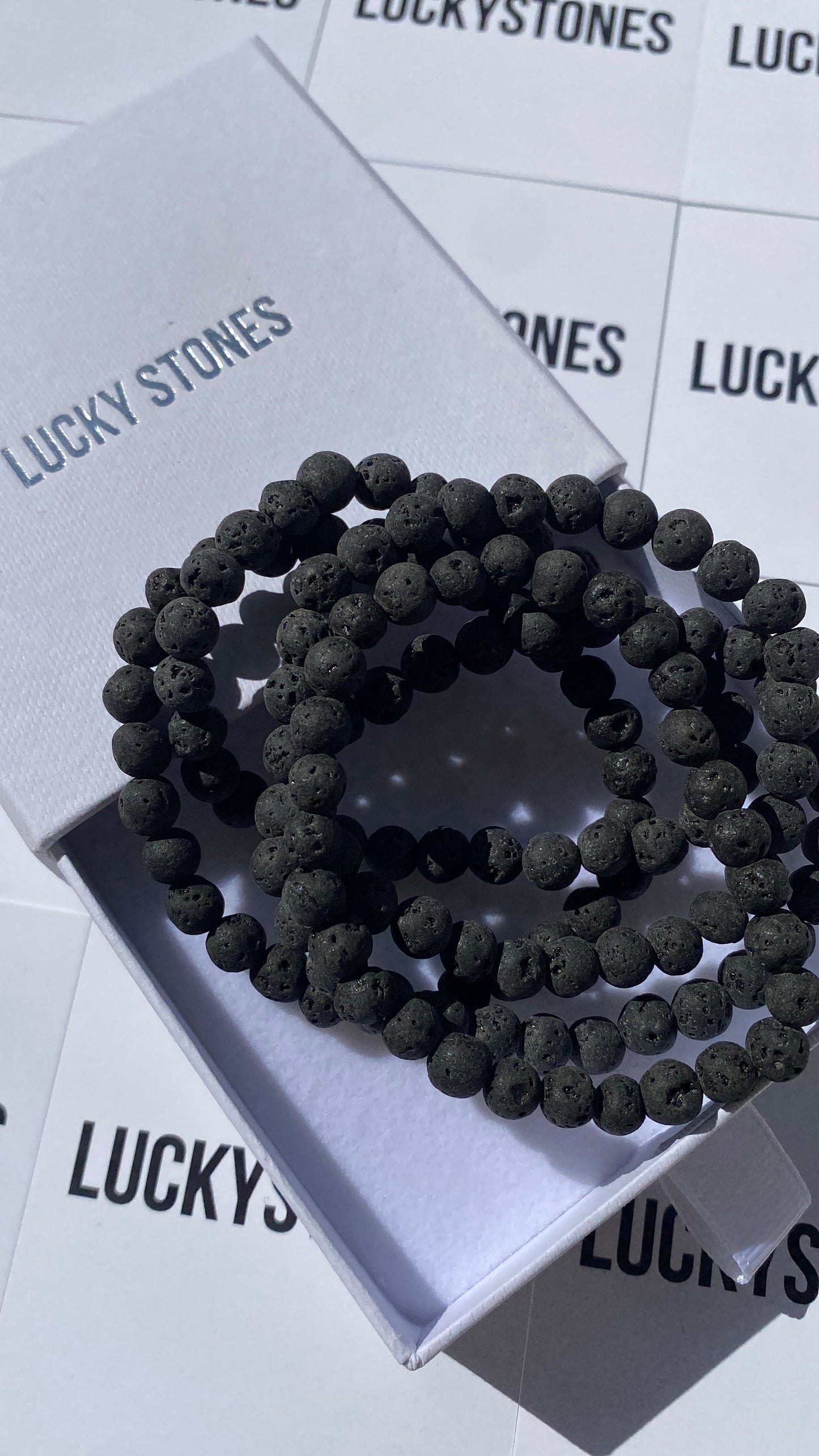 Naturlig lavasten armband