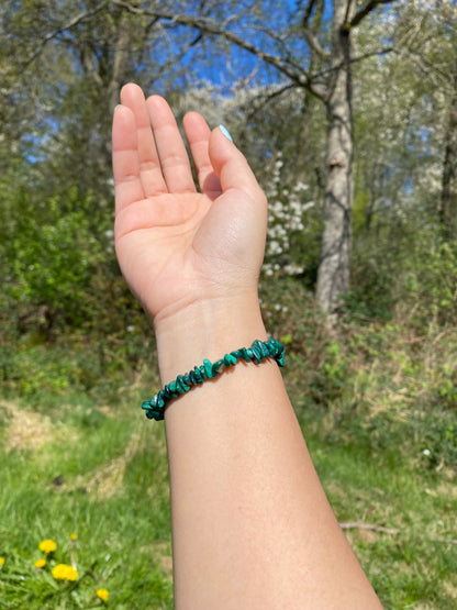 Naturlig malakit grus armband