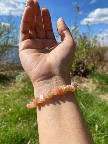 Natural mixed moonstone and gravel bracelet