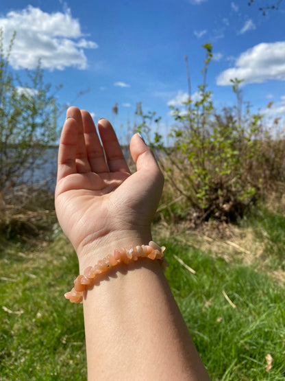 Natural mixed moonstone and gravel bracelet