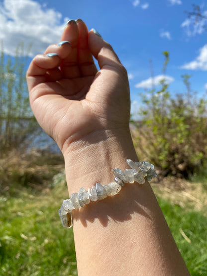 Naturlig Isgrå Labradorit Grus armband