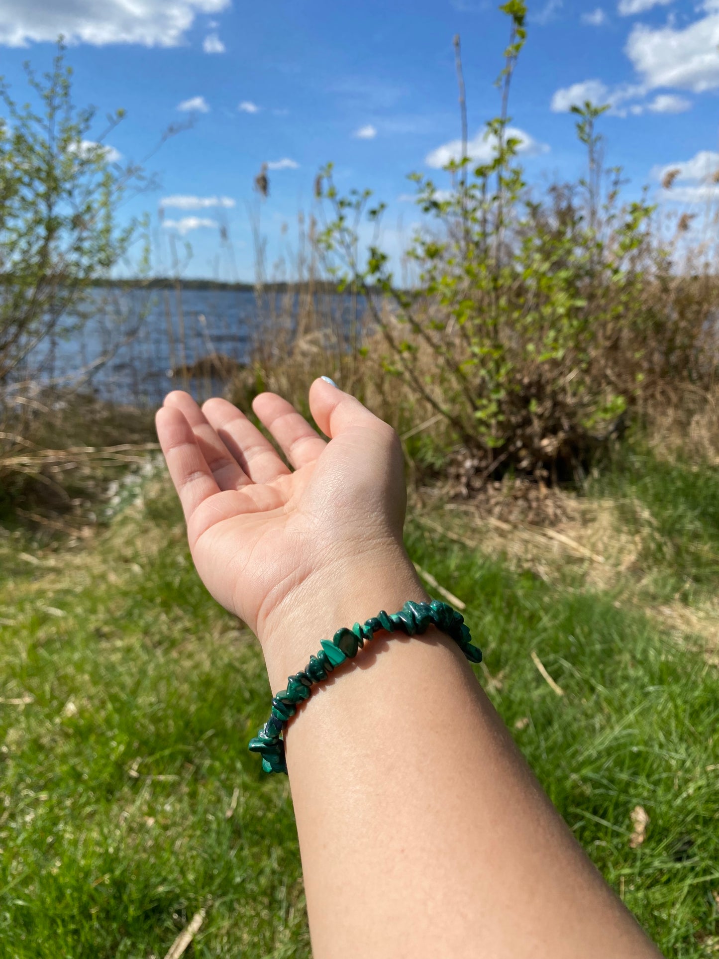 Naturlig malakit grus armband