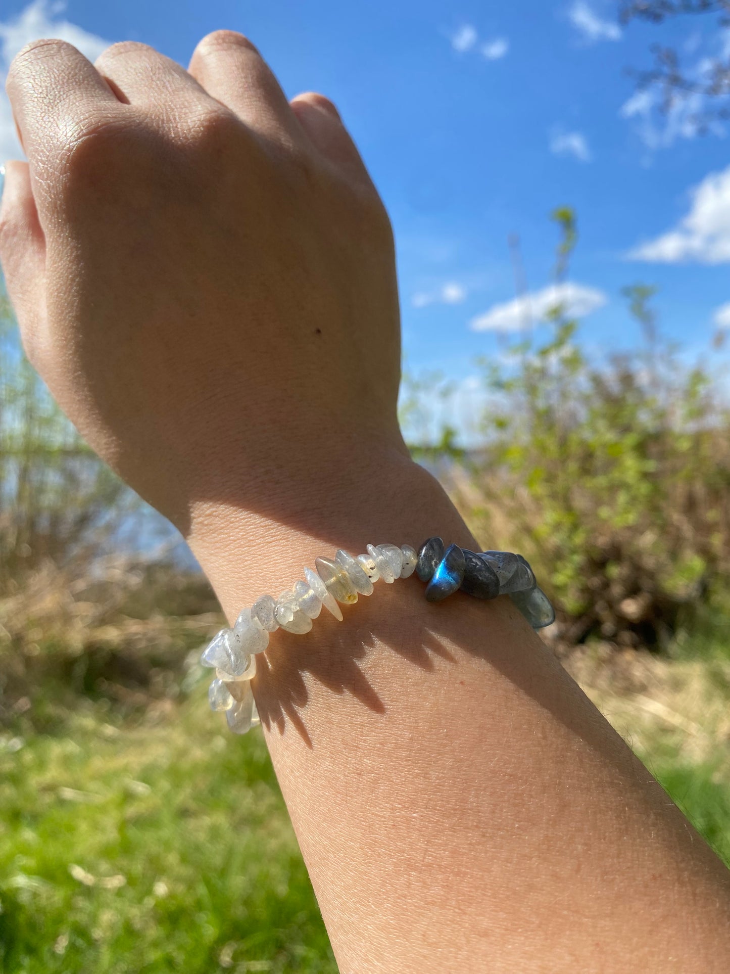 Naturlig Isgrå Labradorit Grus armband