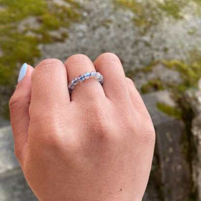 Naturliga grå månstenspärlor ring
