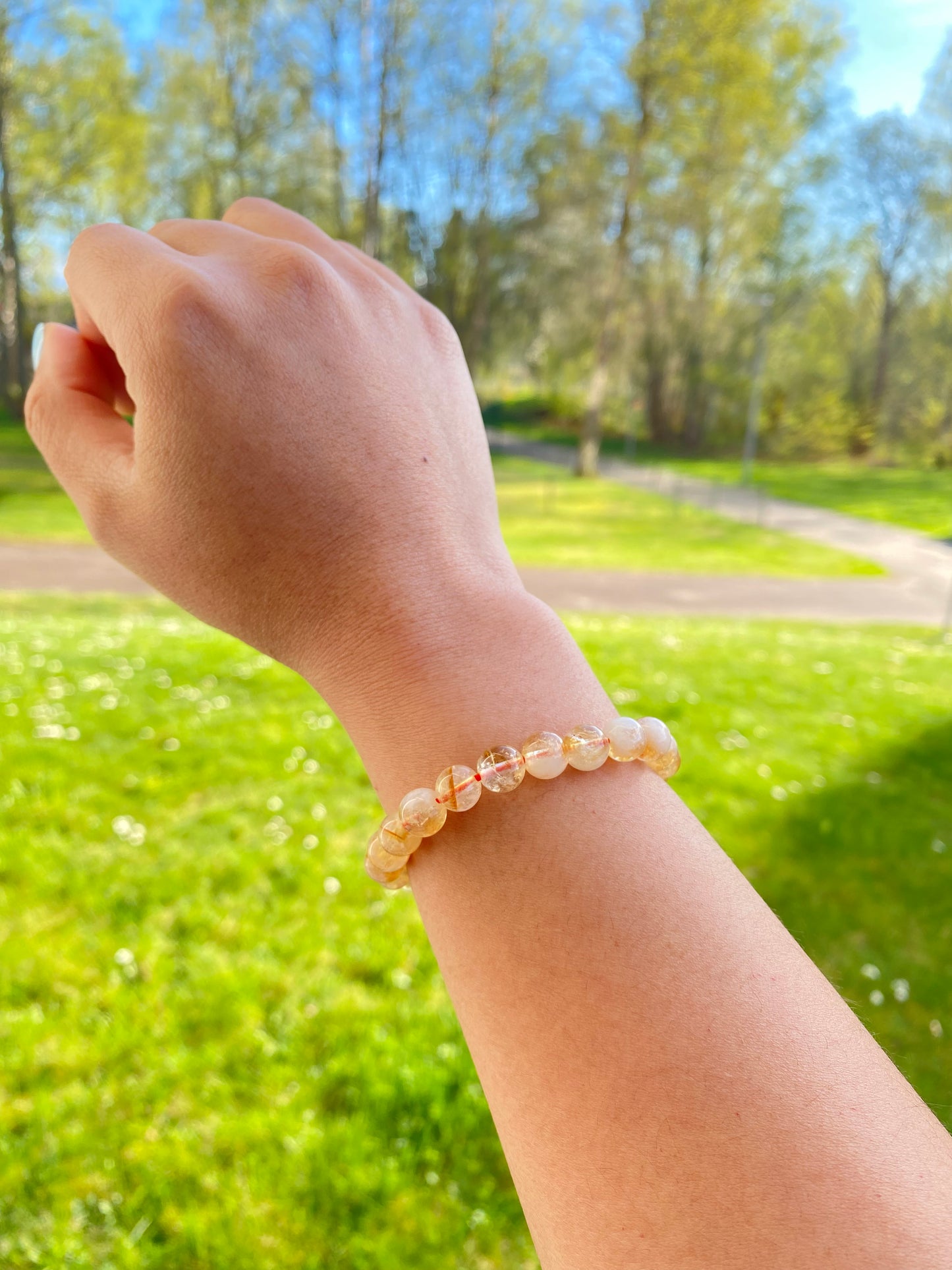 Naturlig snö gyllene kvarts armband