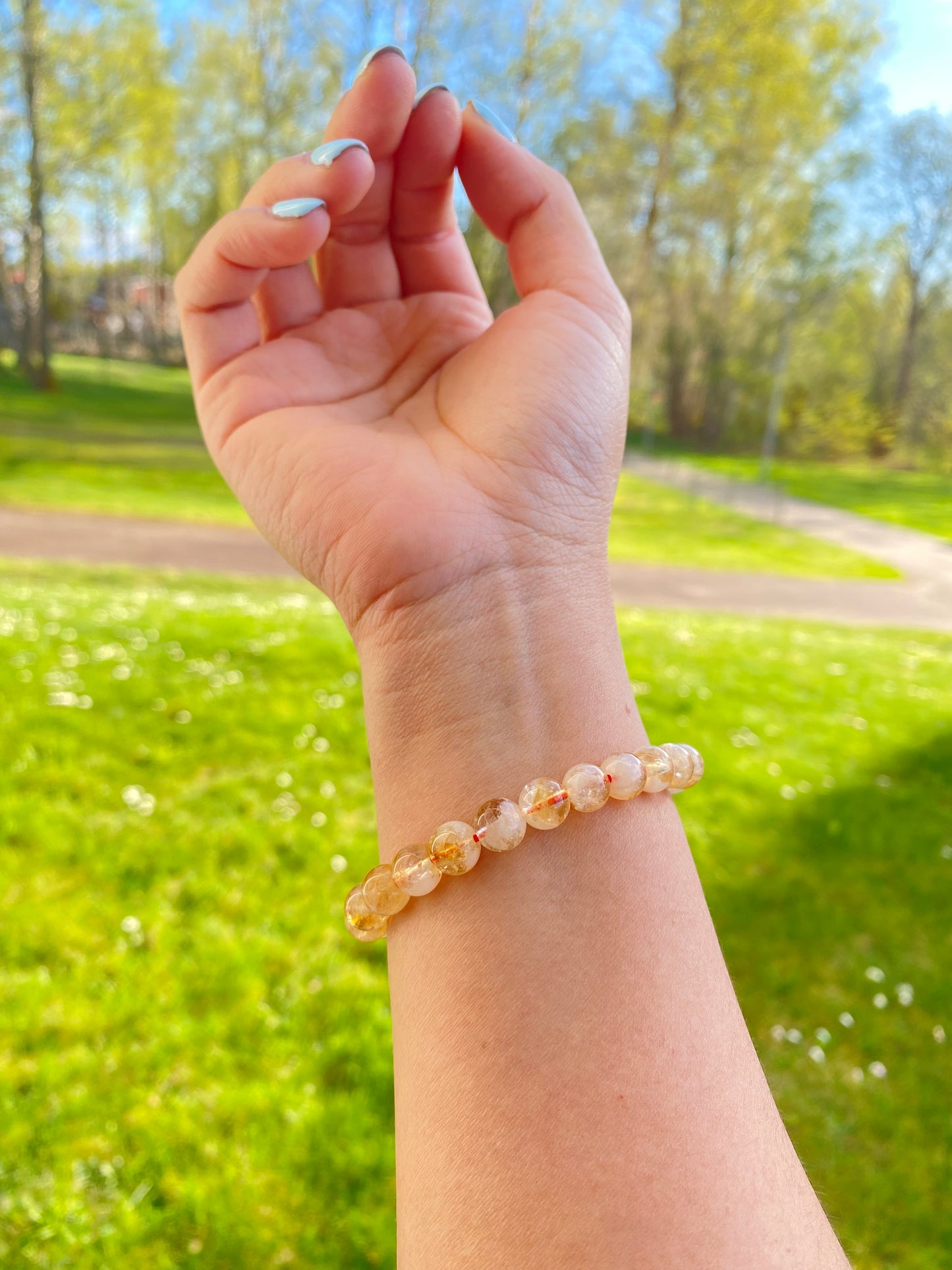 Naturlig snö gyllene kvarts armband